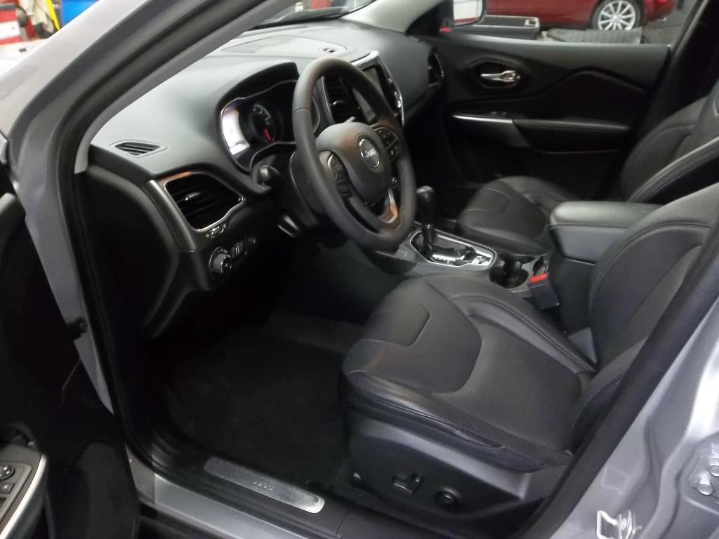 used 2021 Jeep Cherokee car, priced at $25,990