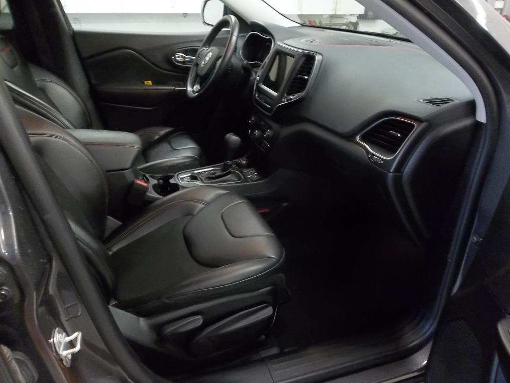 used 2021 Jeep Cherokee car, priced at $25,990