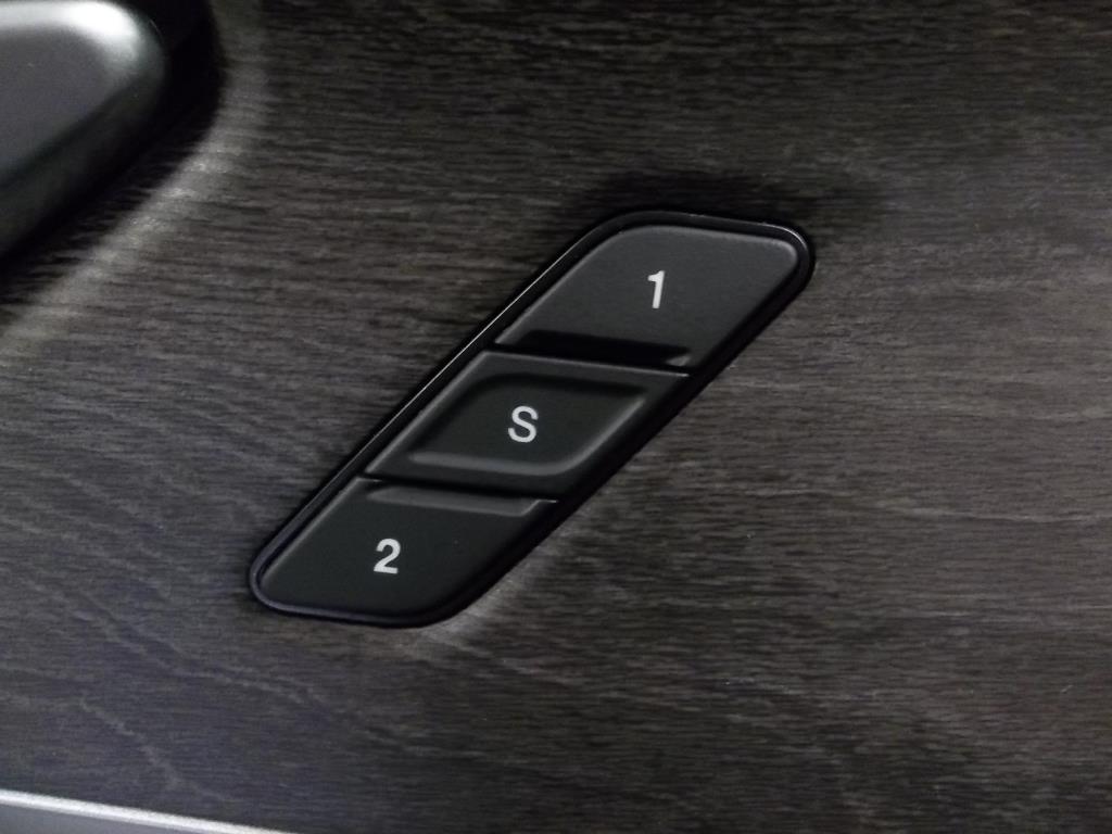 used 2022 Jeep Grand Cherokee car, priced at $31,990