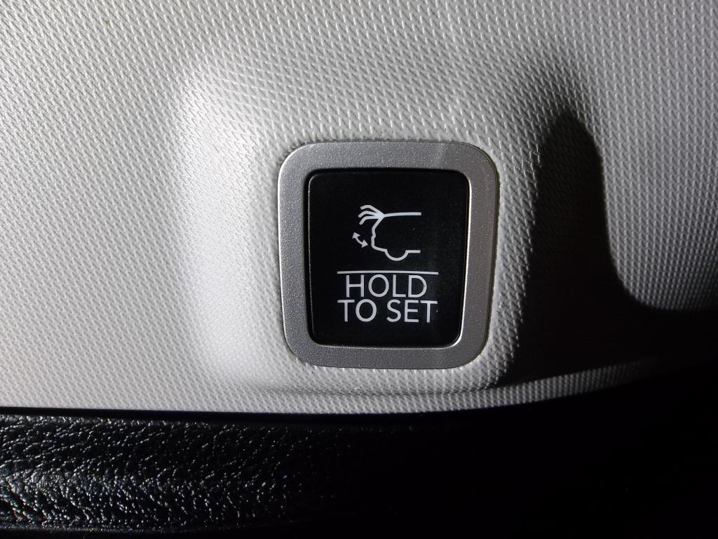 used 2022 Jeep Grand Cherokee car, priced at $31,990
