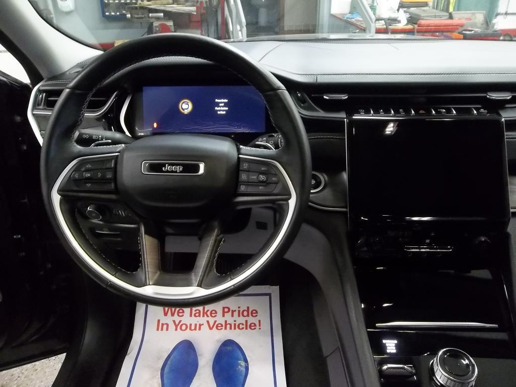 used 2022 Jeep Grand Cherokee car, priced at $31,990