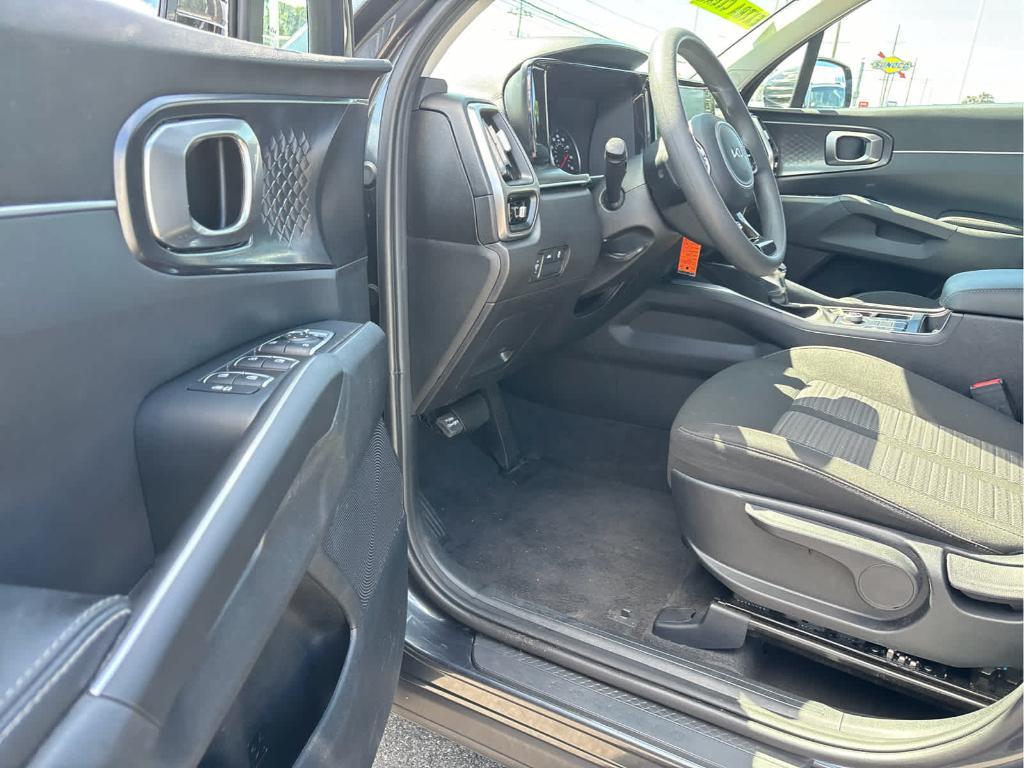 used 2023 Kia Sorento car, priced at $22,447