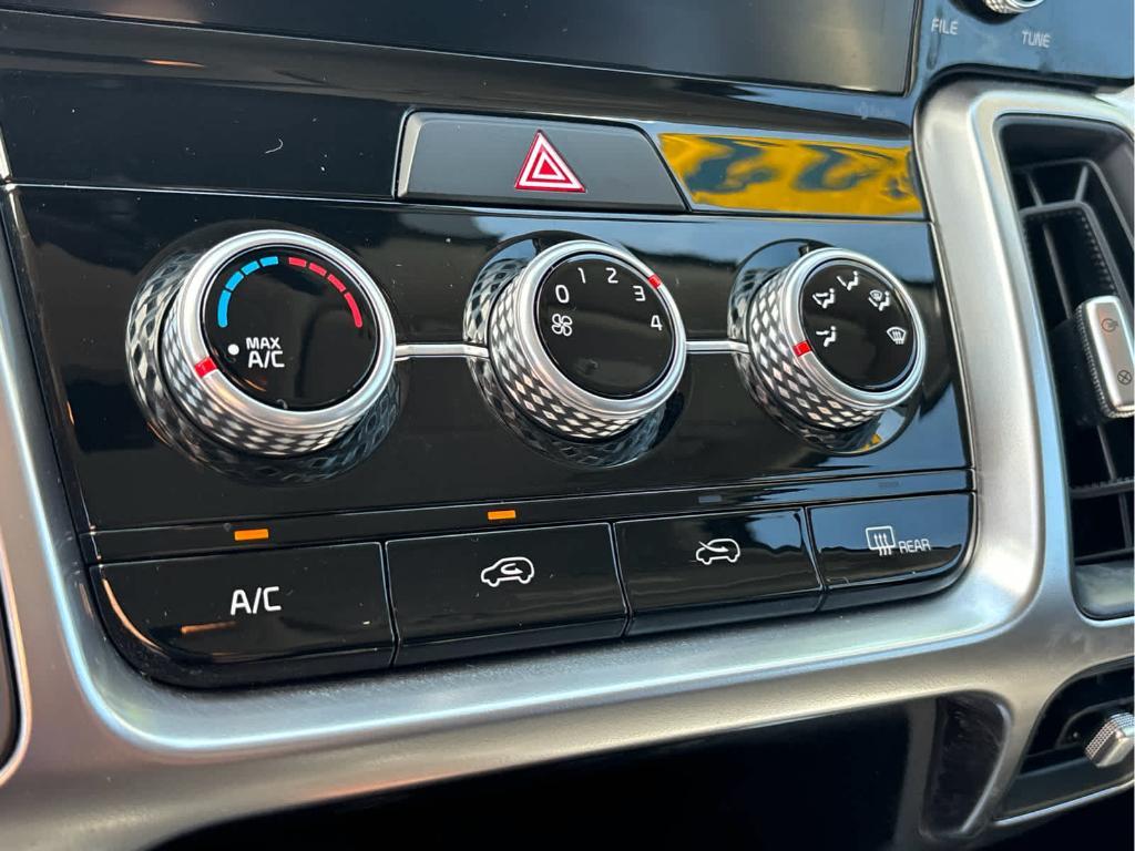 used 2023 Kia Sorento car, priced at $22,447