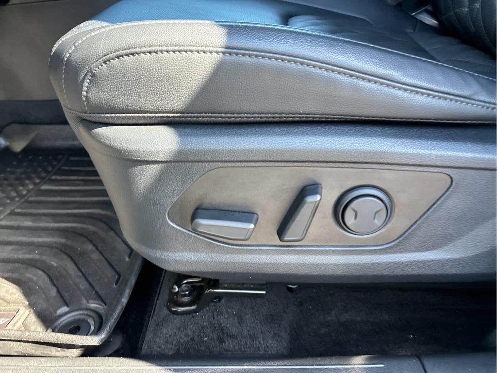 used 2023 Kia Sportage Plug-In Hybrid car, priced at $32,237