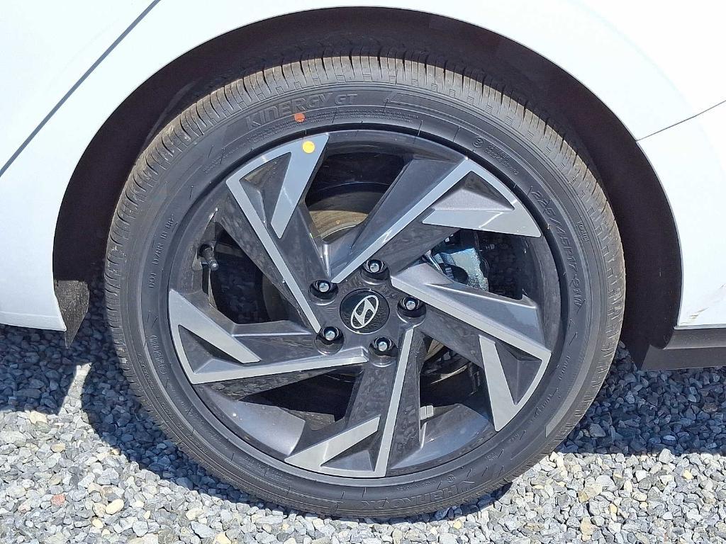 new 2025 Hyundai Elantra car, priced at $26,845