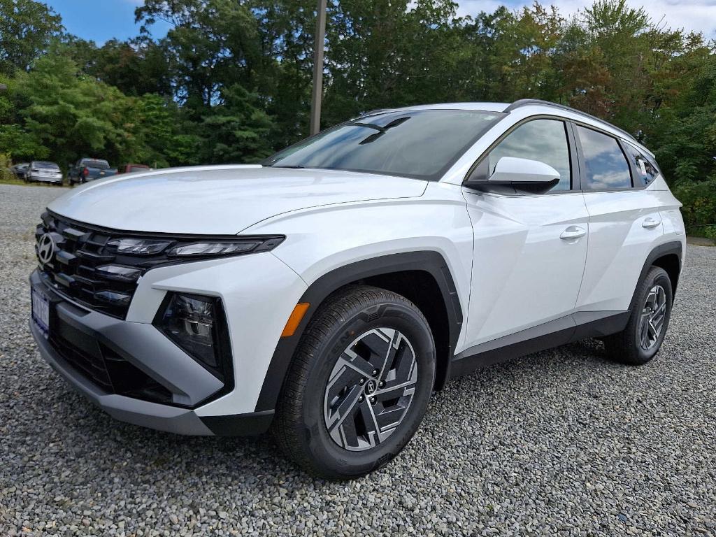 new 2025 Hyundai TUCSON Hybrid car, priced at $35,110