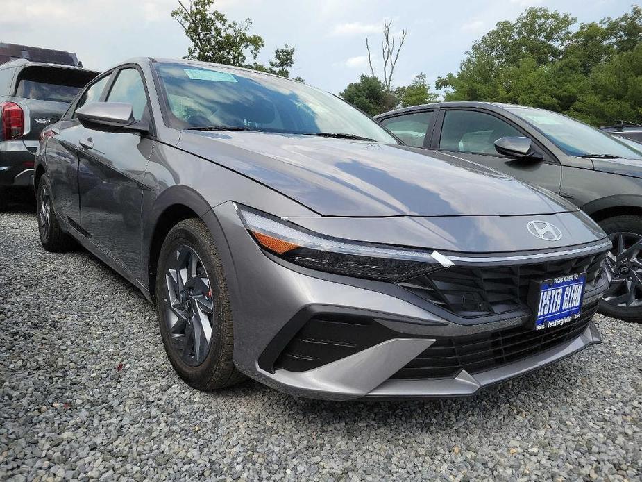 new 2024 Hyundai Elantra car, priced at $25,235