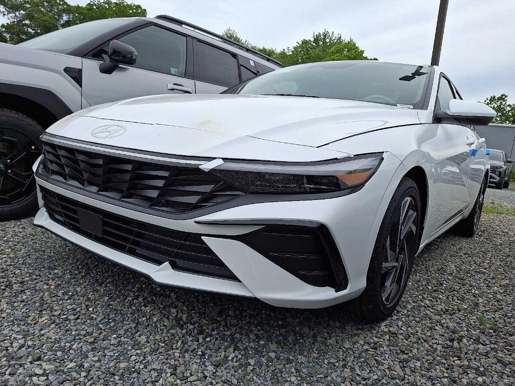 new 2025 Hyundai Elantra car, priced at $27,860