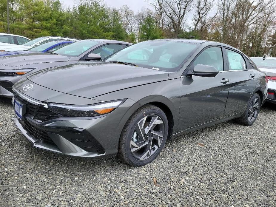 new 2024 Hyundai Elantra car, priced at $27,035