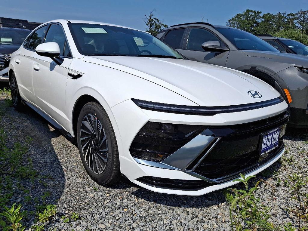 new 2025 Hyundai Sonata Hybrid car, priced at $32,130