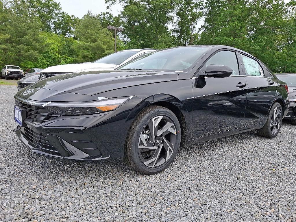 new 2025 Hyundai Elantra car, priced at $28,540