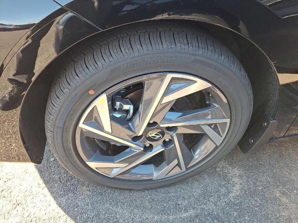 new 2025 Hyundai Elantra car, priced at $27,880