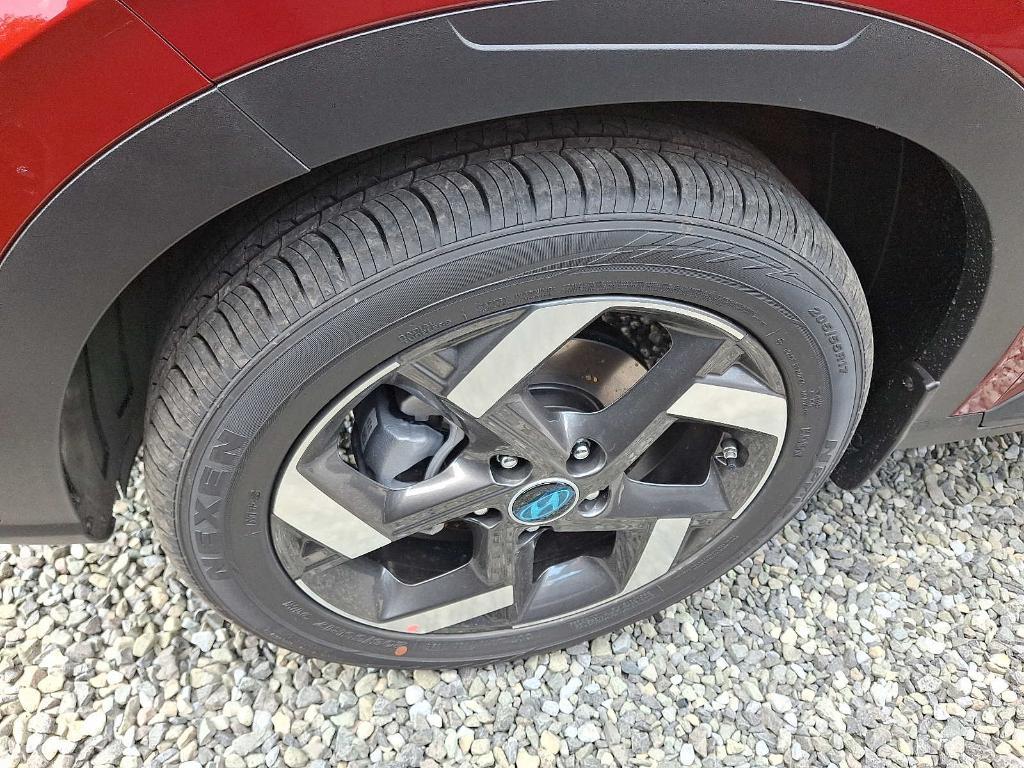 new 2025 Hyundai Venue car, priced at $25,385