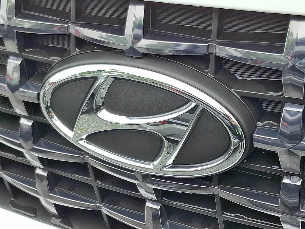 new 2025 Hyundai Venue car, priced at $23,550