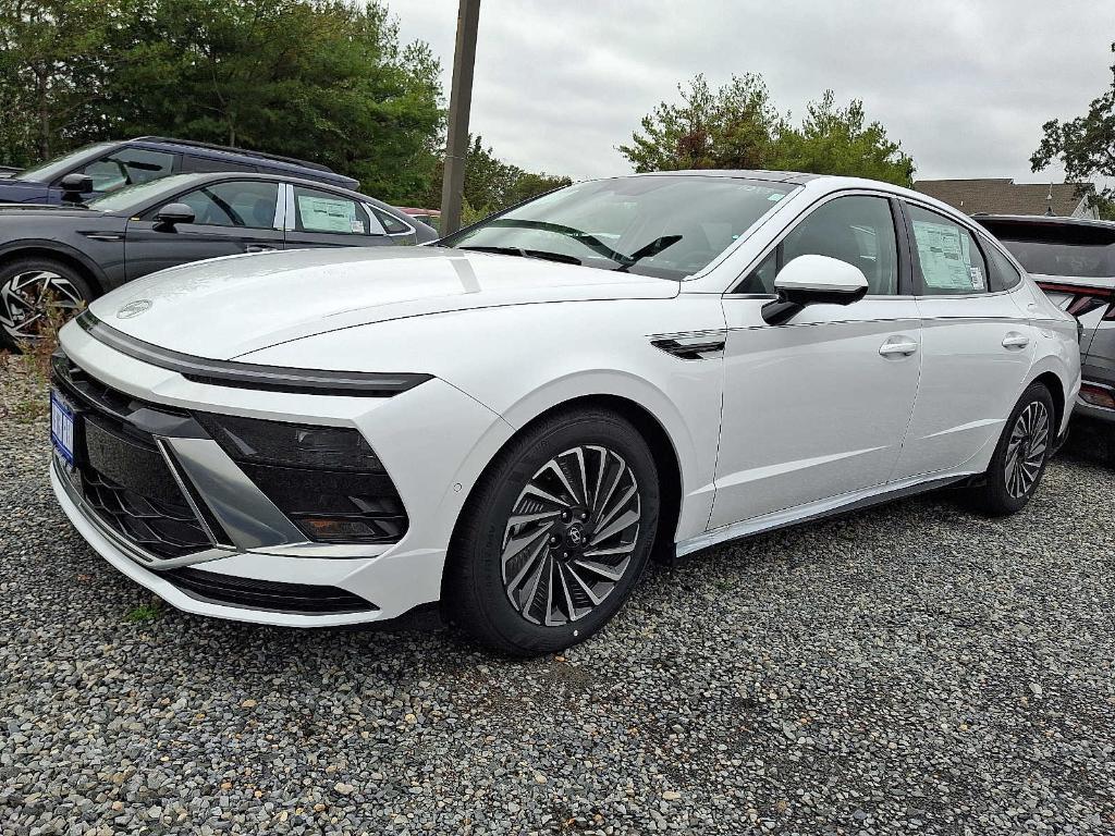 new 2025 Hyundai Sonata Hybrid car, priced at $39,950