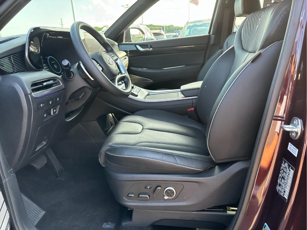 used 2023 Hyundai Palisade car, priced at $39,837