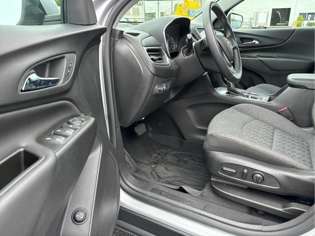 used 2022 Chevrolet Equinox car, priced at $20,937