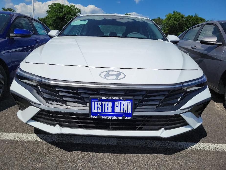 new 2024 Hyundai Elantra car, priced at $25,785