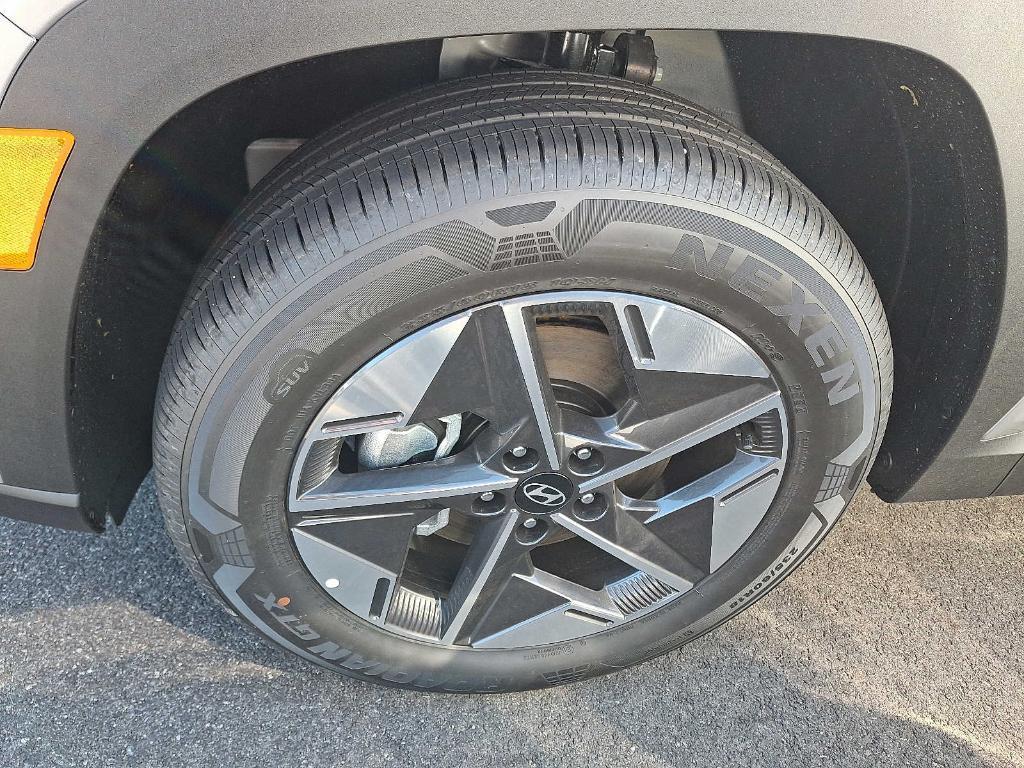 new 2025 Hyundai TUCSON Hybrid car, priced at $39,090