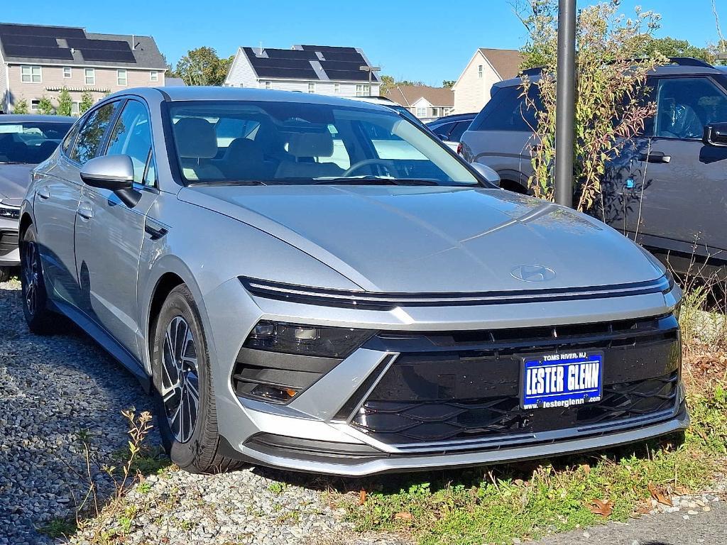new 2026 Hyundai Sonata Hybrid car, priced at $30,305