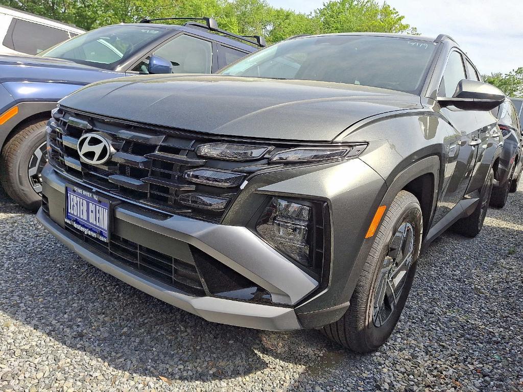 new 2025 Hyundai TUCSON Hybrid car, priced at $35,155