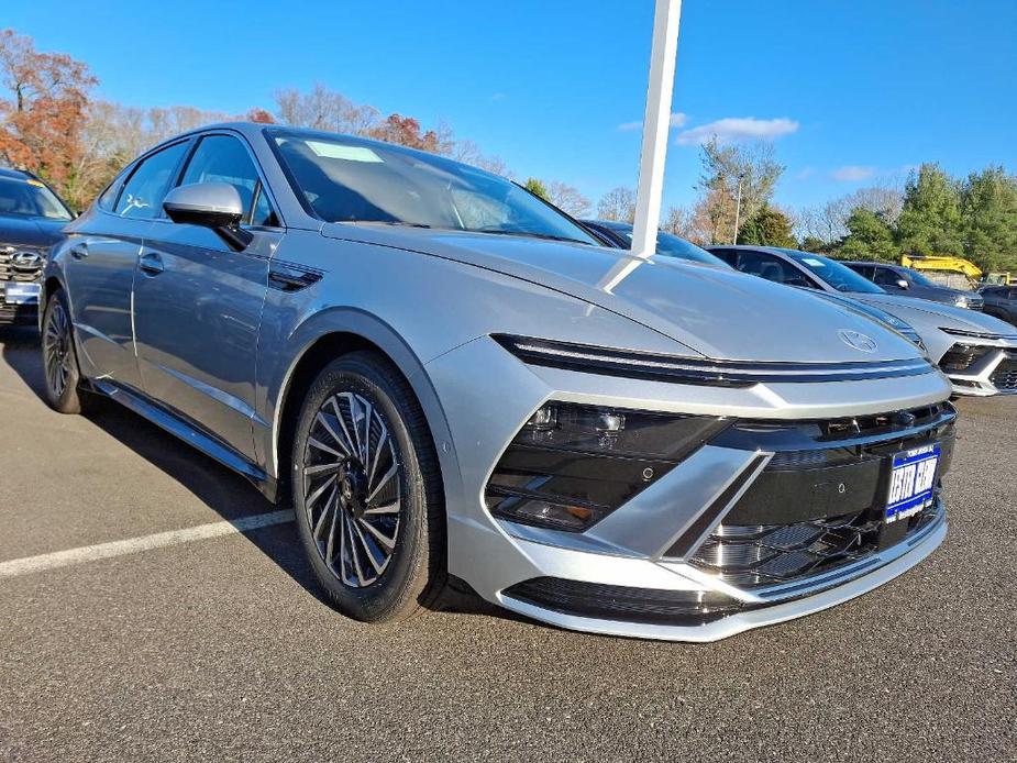 new 2025 Hyundai Sonata Hybrid car, priced at $38,160