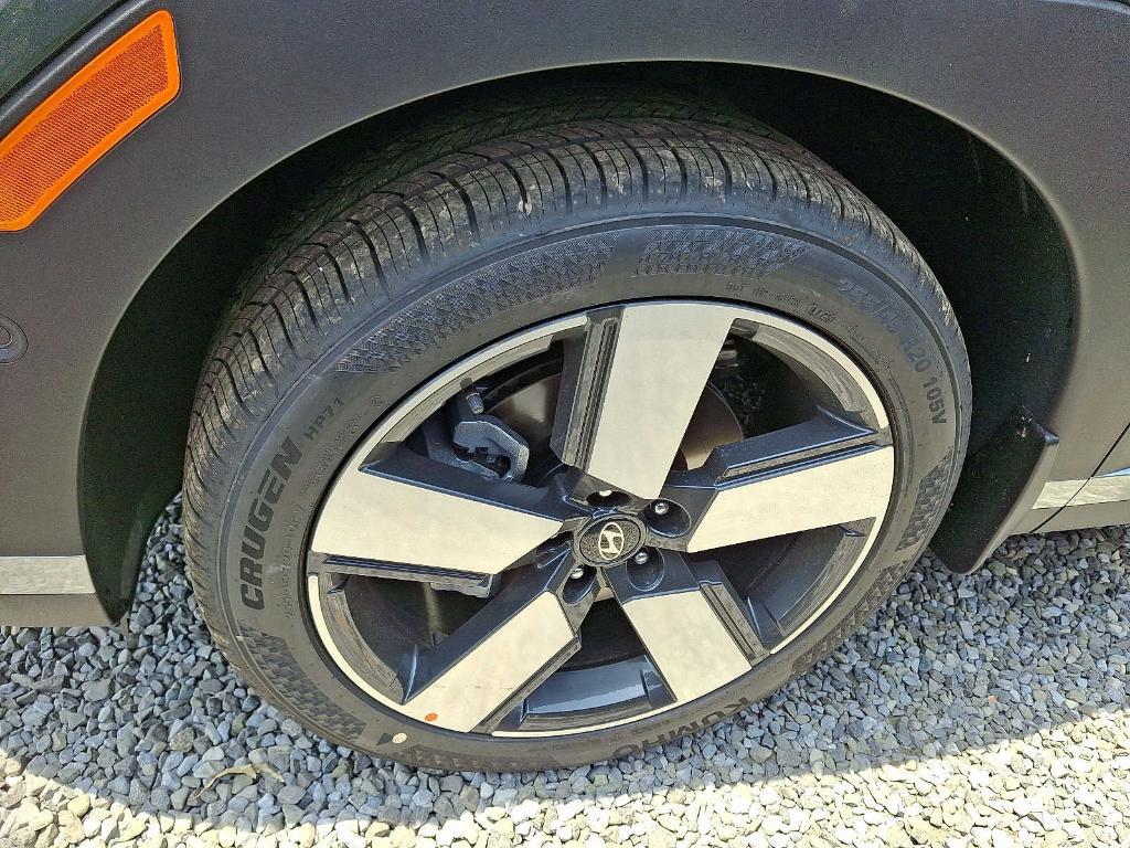 new 2025 Hyundai Santa Fe car, priced at $45,615