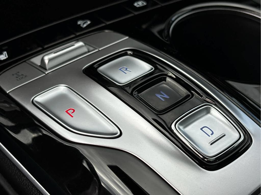 used 2024 Hyundai TUCSON Hybrid car, priced at $27,682