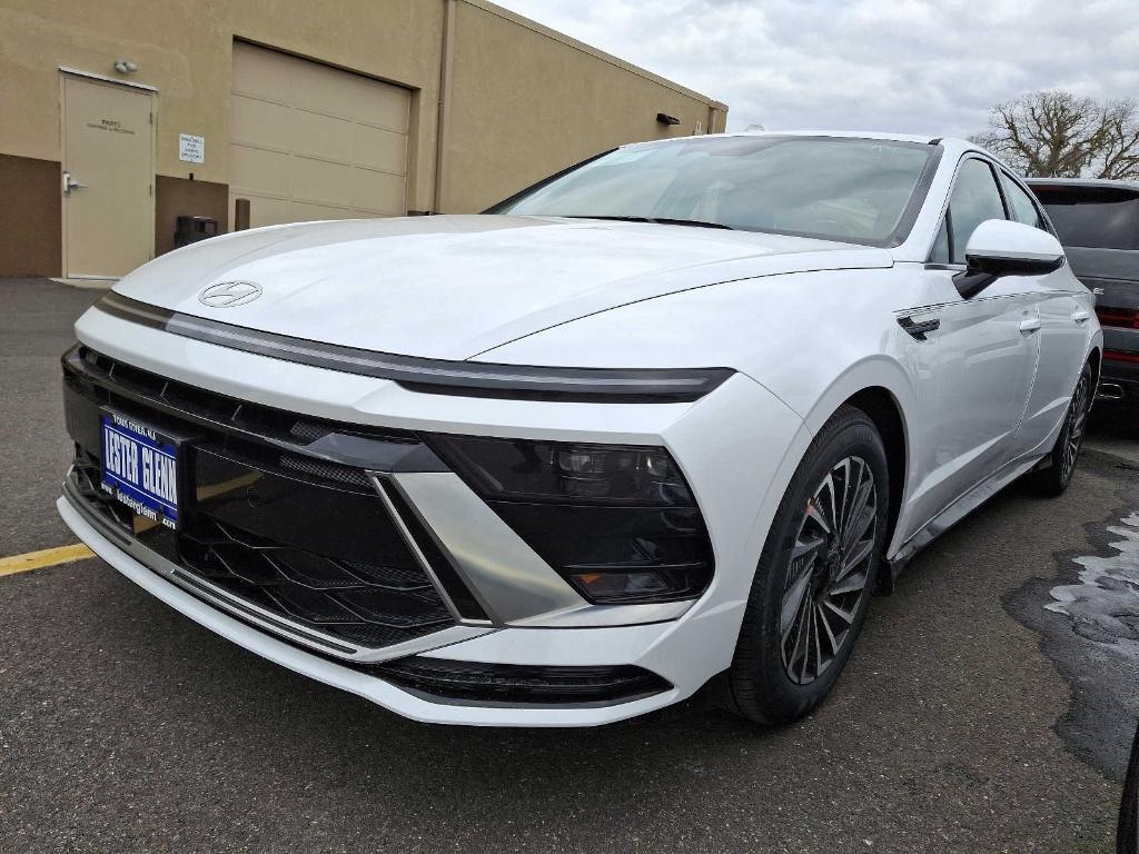 new 2025 Hyundai Sonata Hybrid car, priced at $32,160