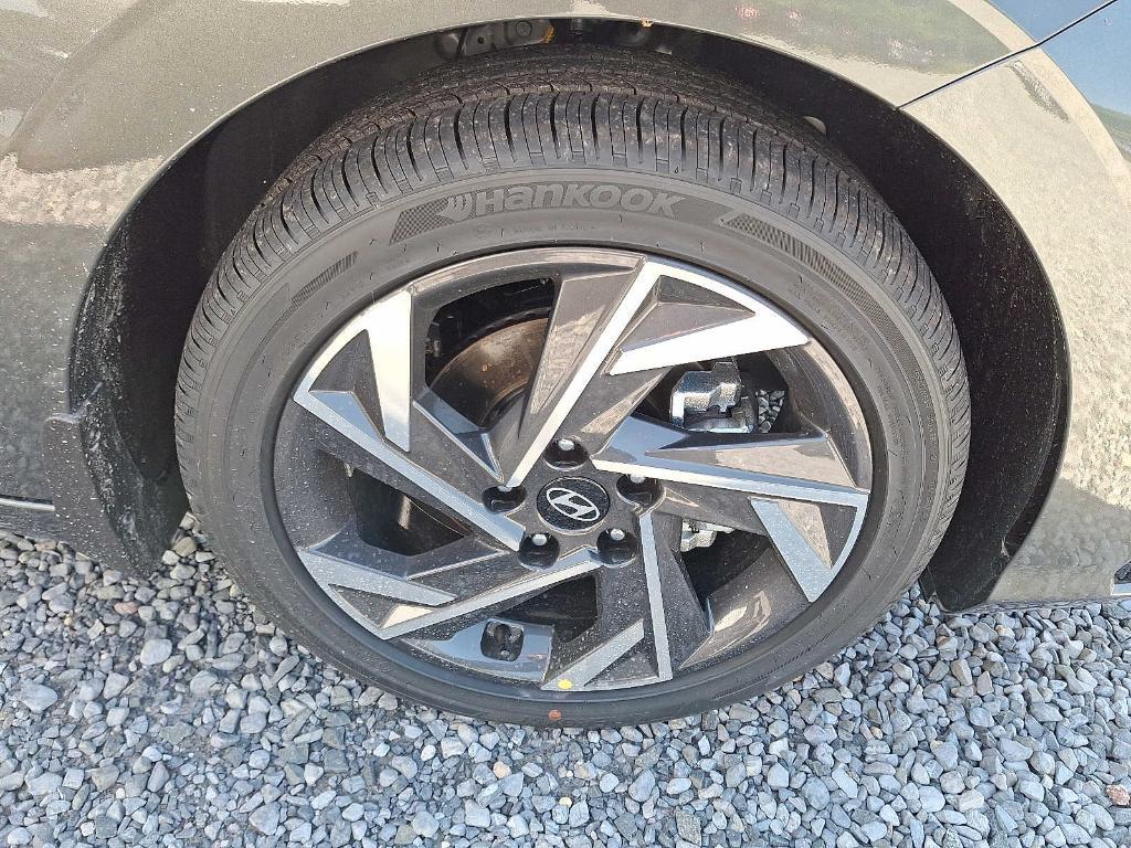new 2025 Hyundai Elantra car, priced at $26,335