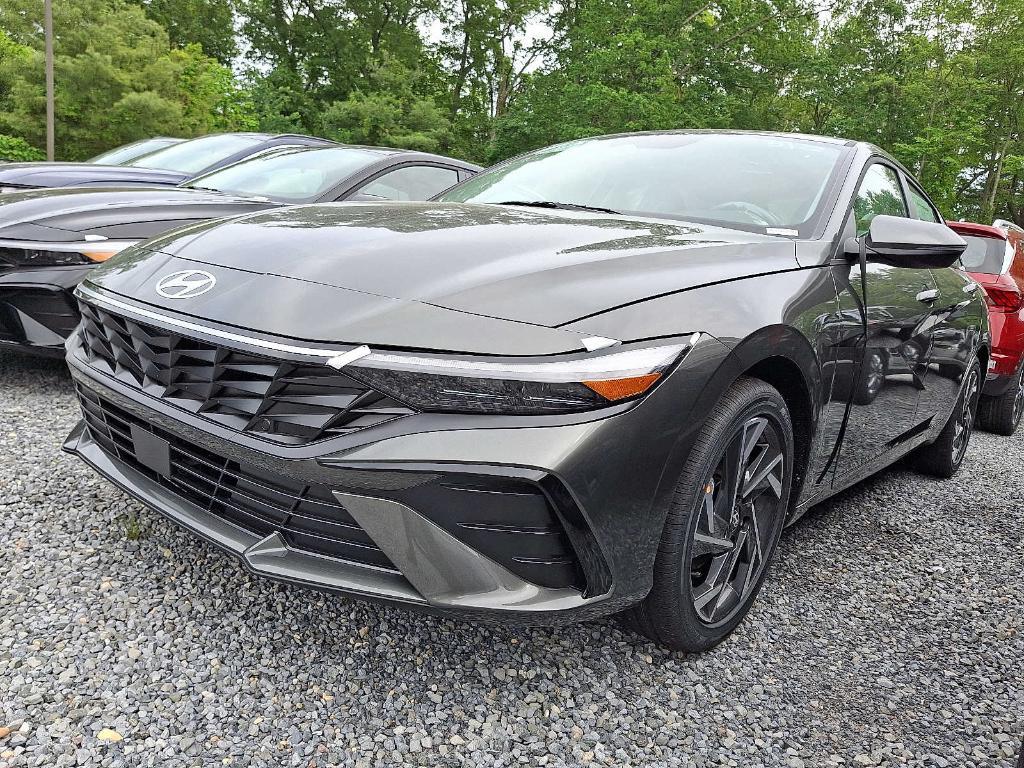 new 2025 Hyundai Elantra car, priced at $28,595