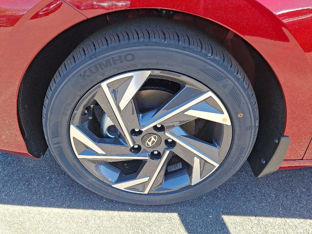 new 2025 Hyundai Elantra car, priced at $25,260