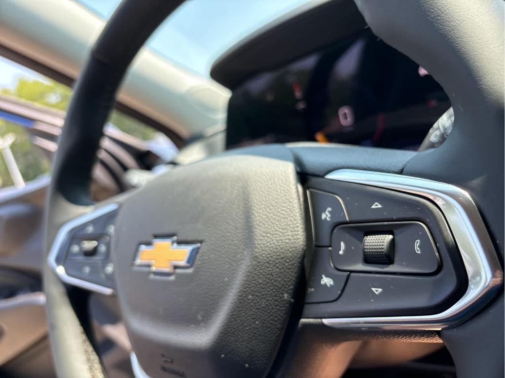 used 2024 Chevrolet Trax car, priced at $23,637