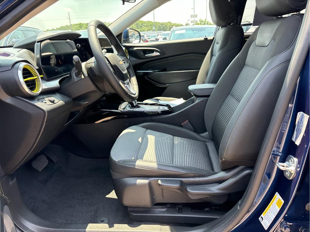used 2024 Chevrolet Trax car, priced at $23,437