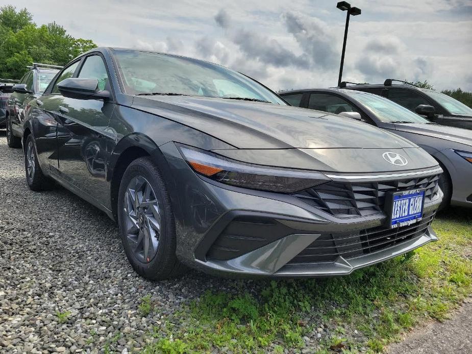 new 2024 Hyundai Elantra car, priced at $25,300