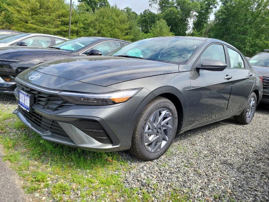 new 2024 Hyundai Elantra car, priced at $25,300