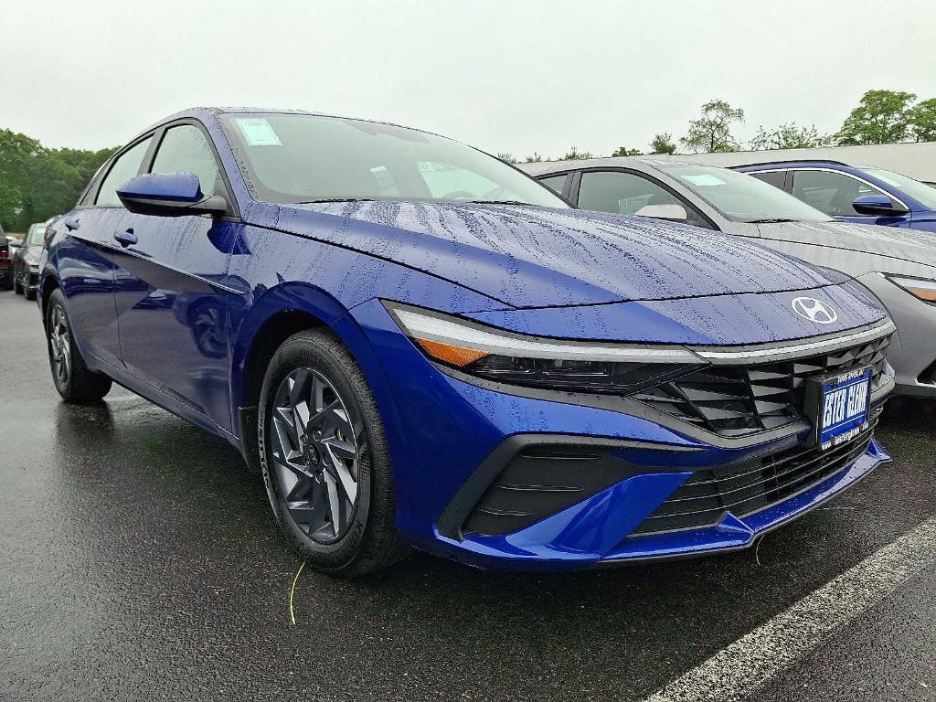 new 2024 Hyundai Elantra car, priced at $22,305