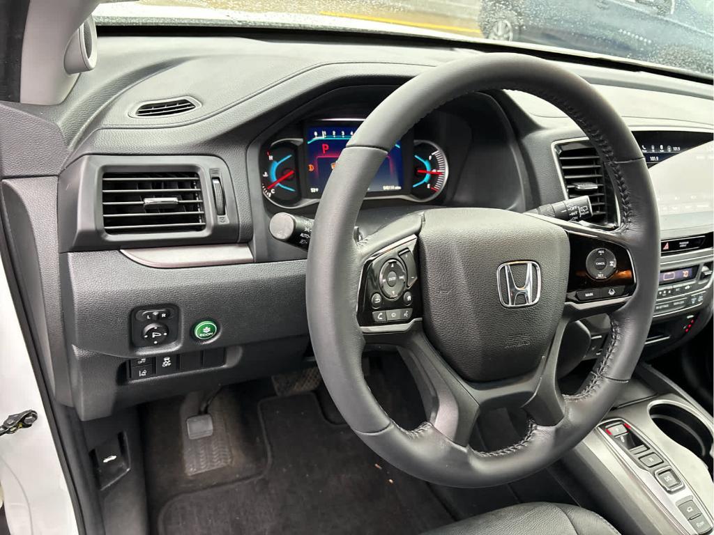 used 2022 Honda Pilot car, priced at $26,400