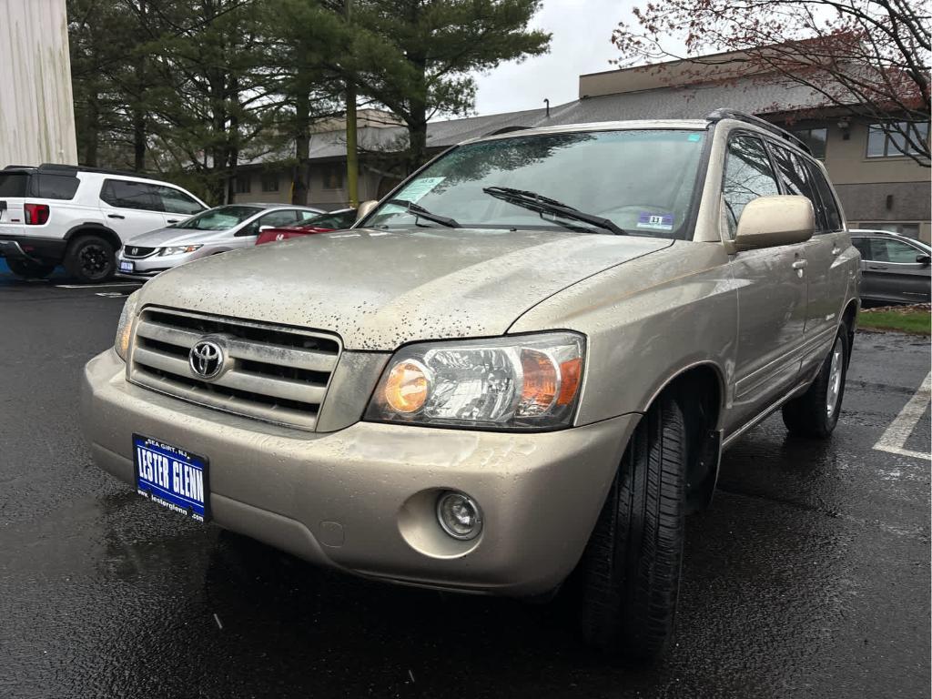 used 2007 Toyota Highlander car, priced at $10,237