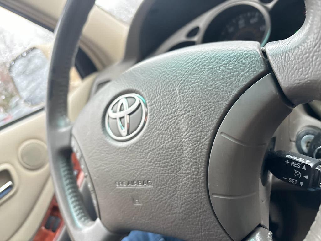 used 2007 Toyota Highlander car, priced at $10,237