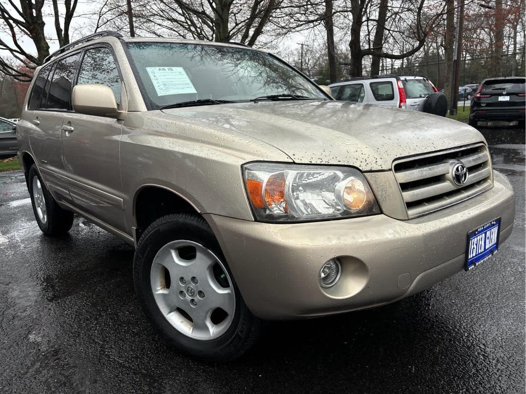 used 2007 Toyota Highlander car, priced at $10,237