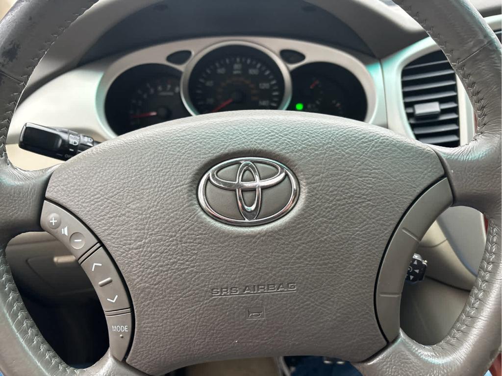 used 2007 Toyota Highlander car, priced at $10,237