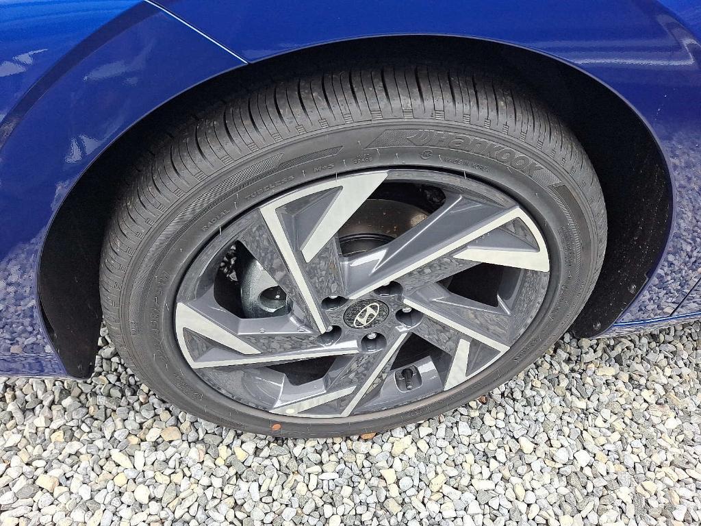 new 2025 Hyundai Elantra car, priced at $27,865