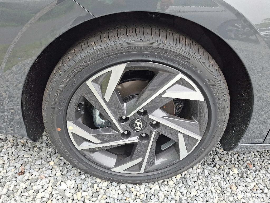 new 2025 Hyundai Elantra car, priced at $26,345