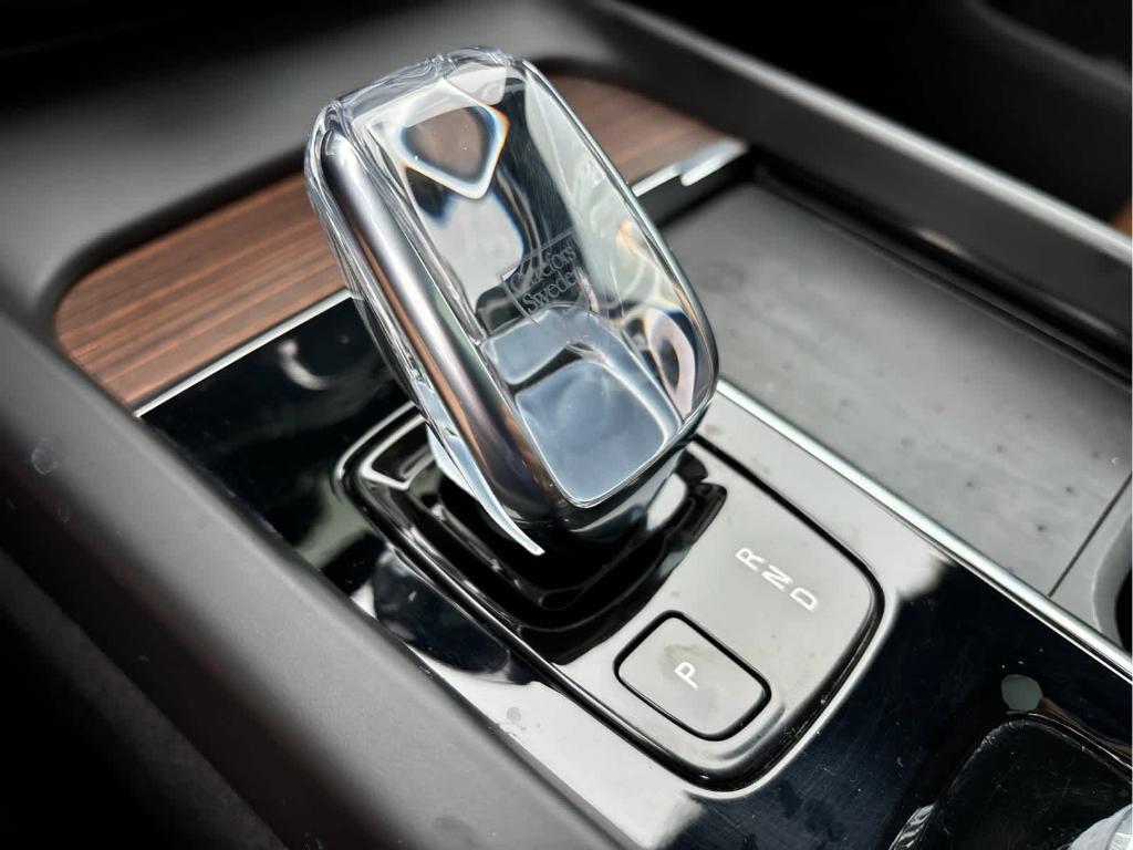 used 2022 Volvo XC60 car, priced at $37,937