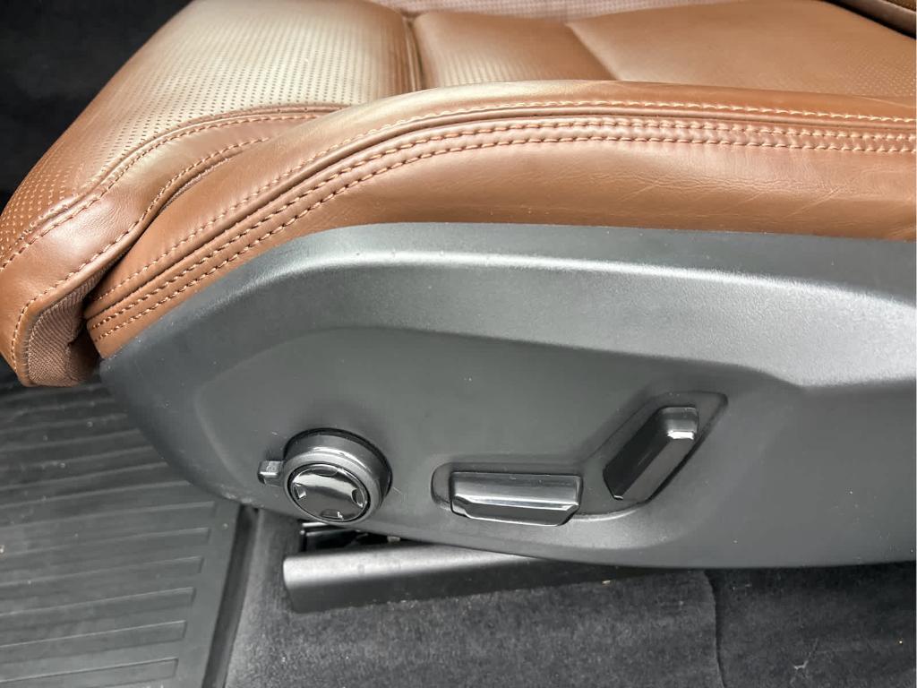 used 2022 Volvo XC60 car, priced at $39,577