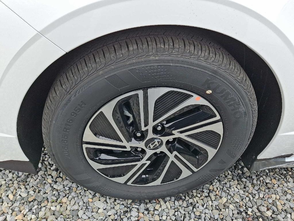 new 2026 Hyundai Sonata Hybrid car, priced at $30,845