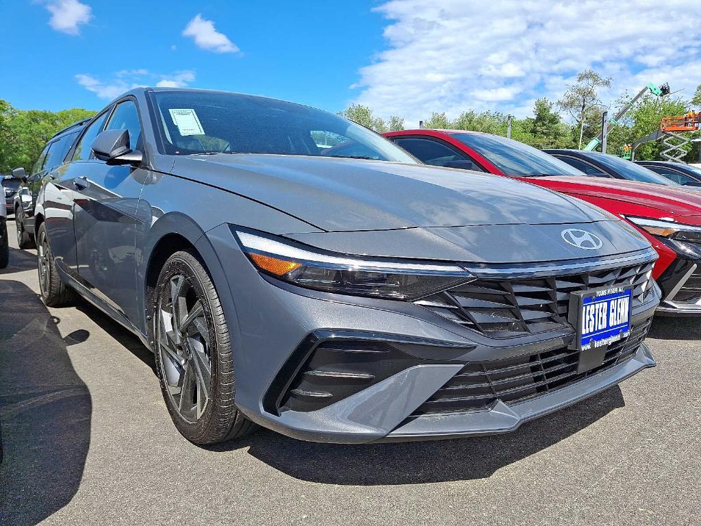 new 2024 Hyundai Elantra car, priced at $26,785