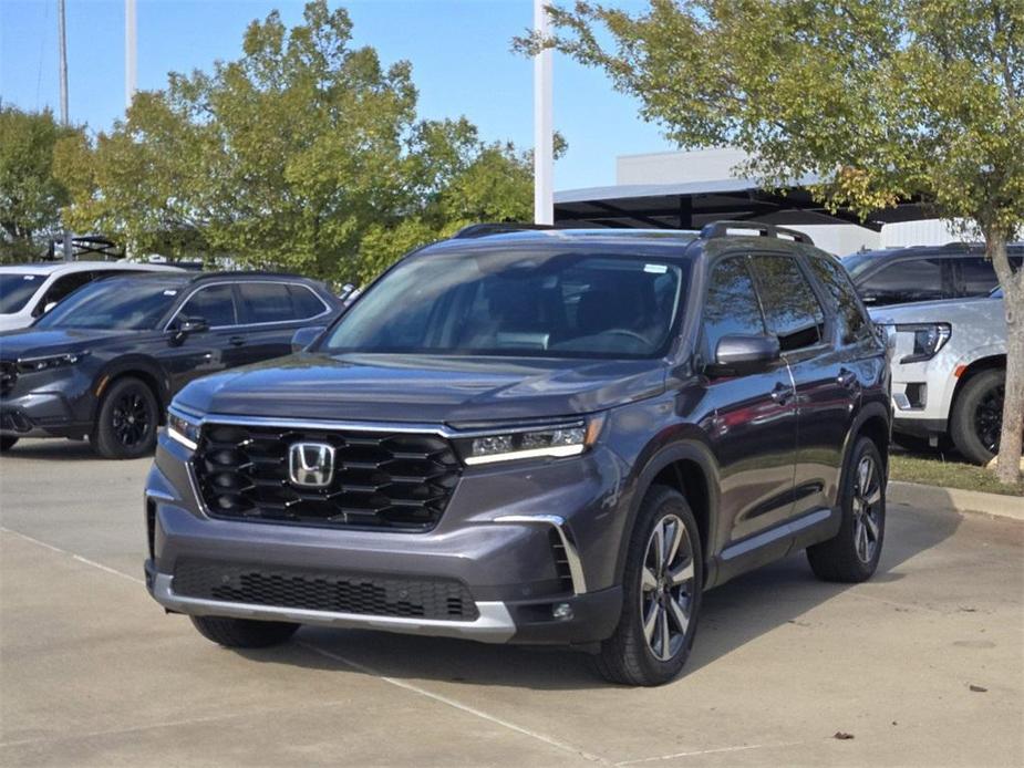 new 2025 Honda Pilot car, priced at $48,895