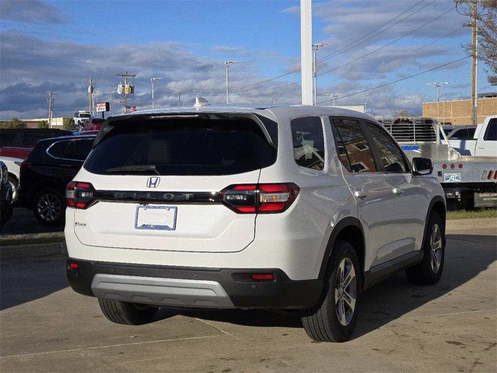 new 2025 Honda Pilot car, priced at $44,150